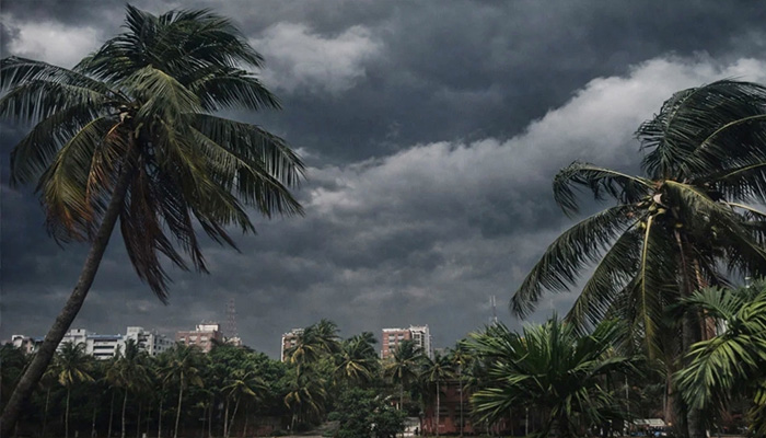 ২০ জেলায় ঝড়-বৃষ্টির আশঙ্কা, নদীবন্দরে সতর্ক সংকেত