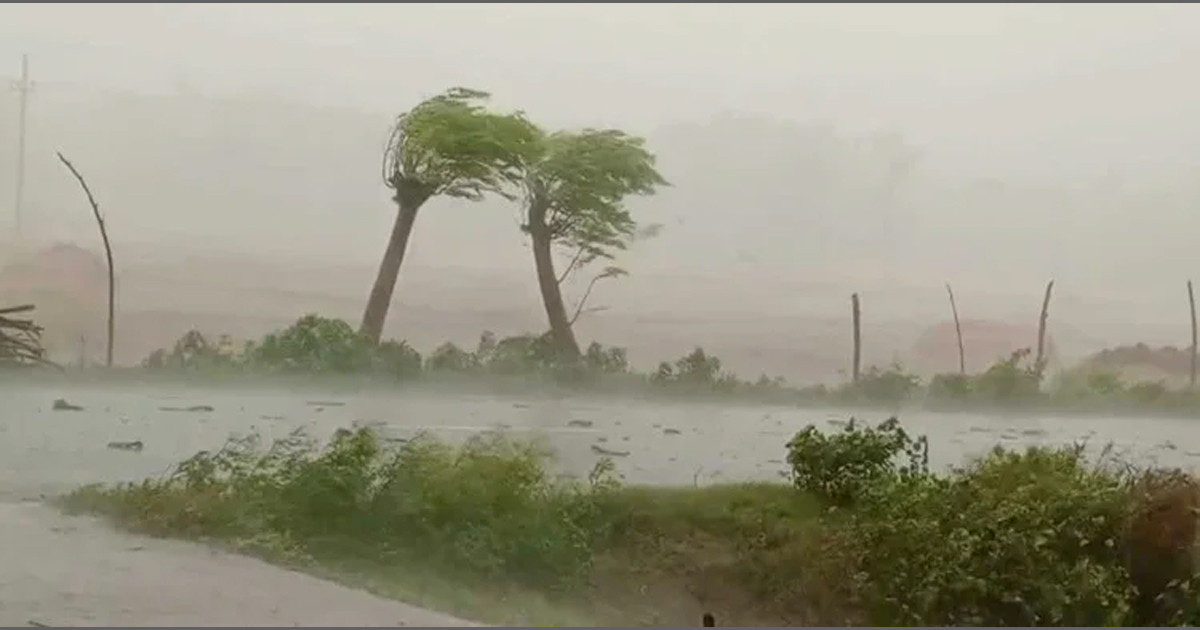সন্ধ্যার মধ্যে দুই জেলায় ঝড়ের শঙ্কা, সতর্কতা জারি